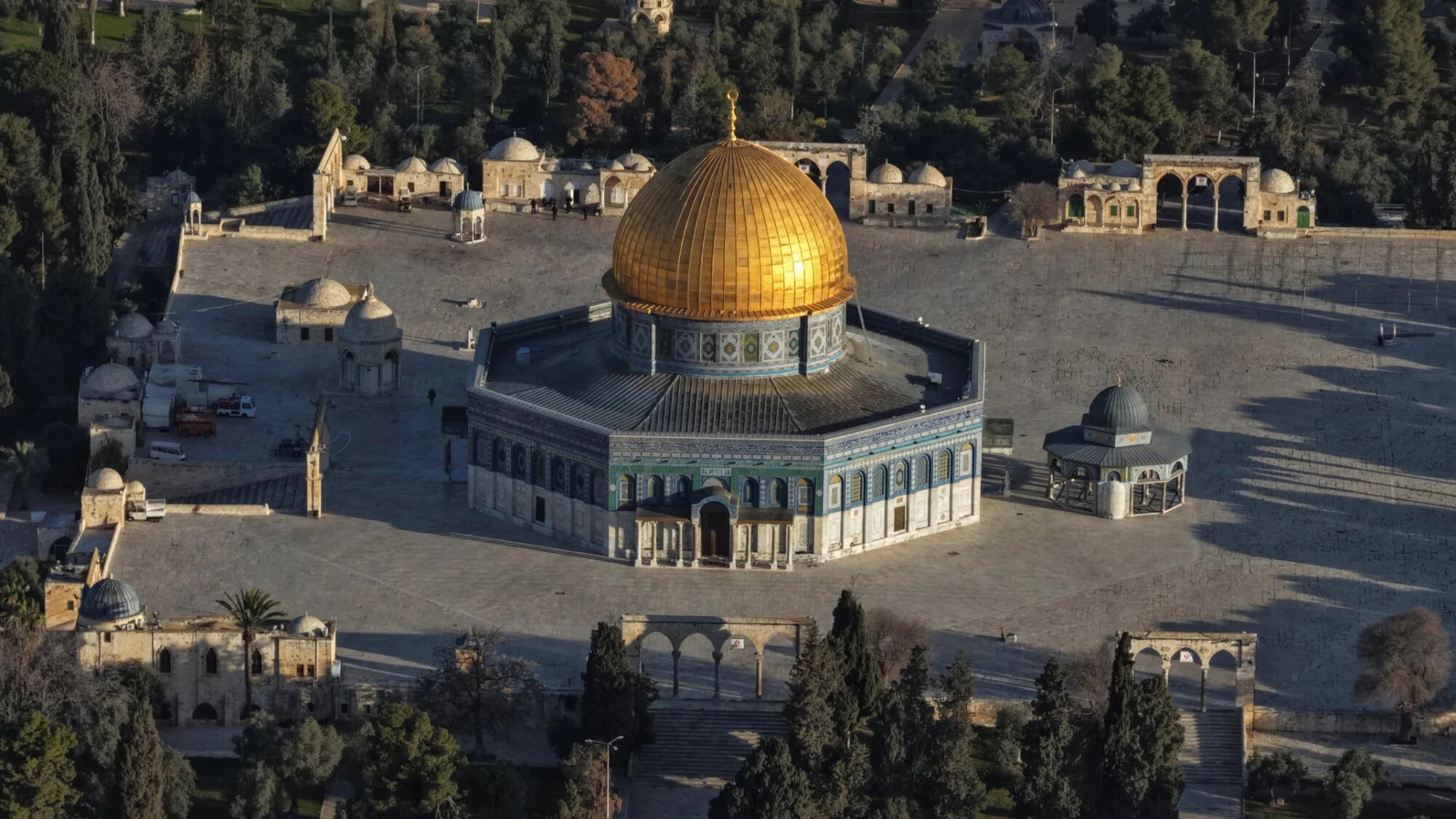 A drone view shows the Dome of the Rock inside the Al-Aqsa Mosque complex empty as worshippers are no longer permitted to attend Friday prayers, 6 March 2026 (Ilan Rosenberg/Reuters)