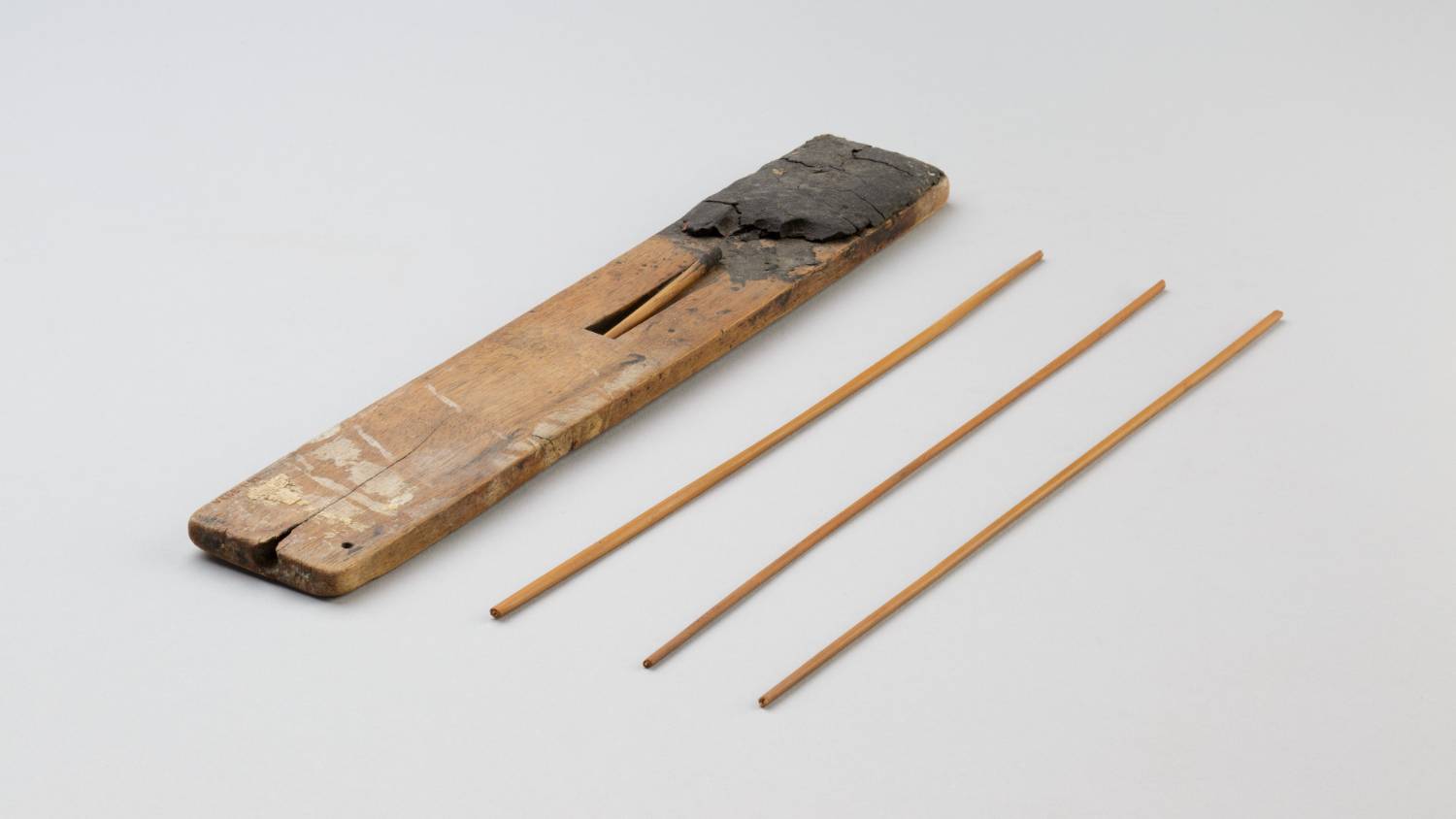 A scribes palette and brushes 664–332 BC on display at the Metropolitan Museum of Art (MET/Wikipedia)