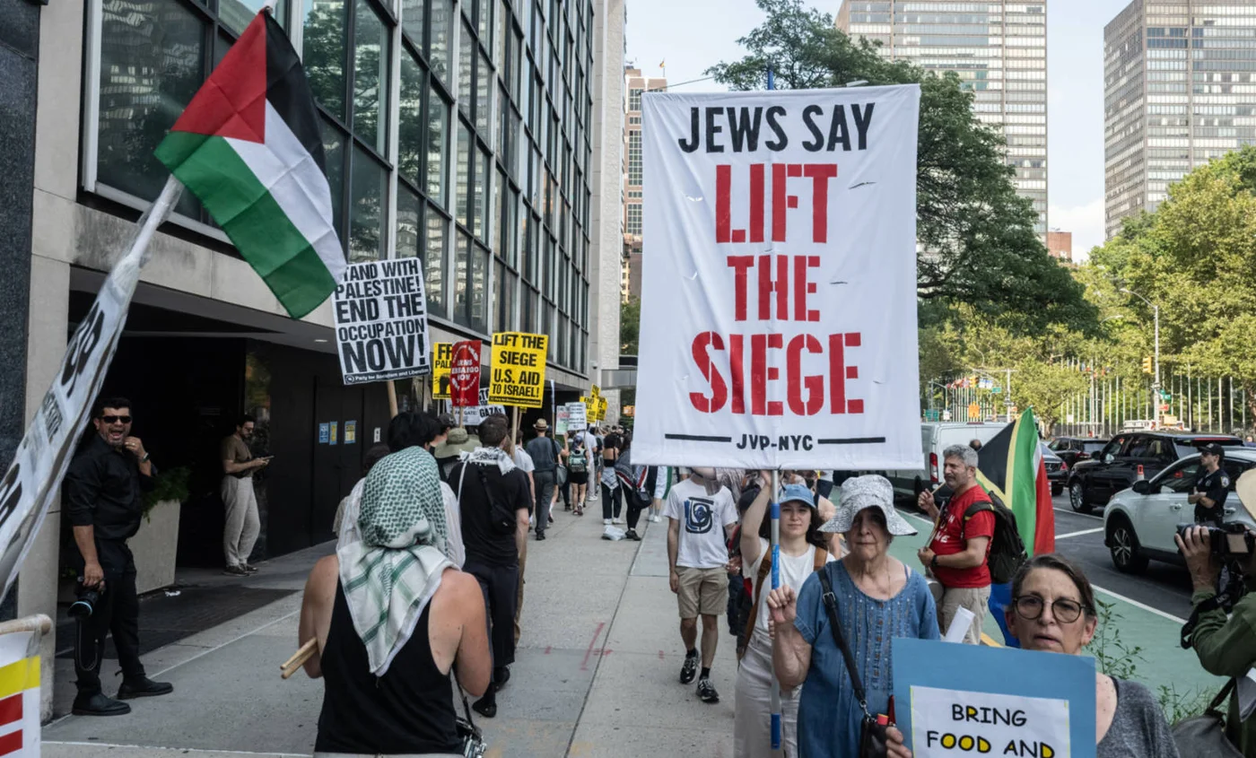 Protests in support of Palestine outside the UN, New York,  on 29 July 2025 (AFP)